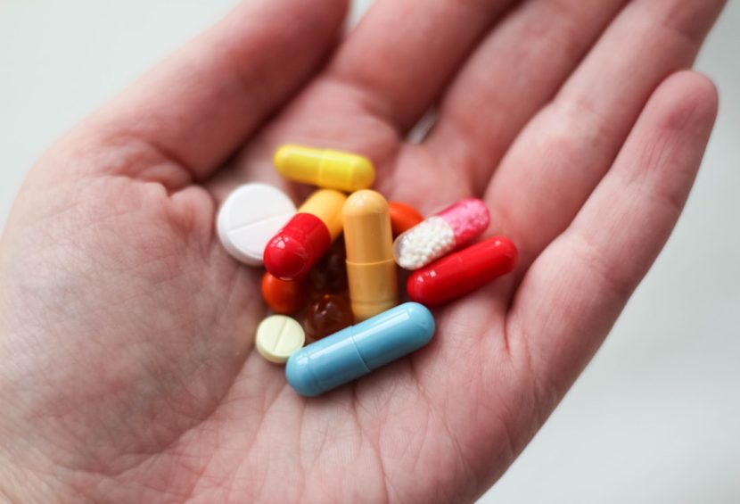Interações medicamentosas com Androgel: Quais são os perigos
